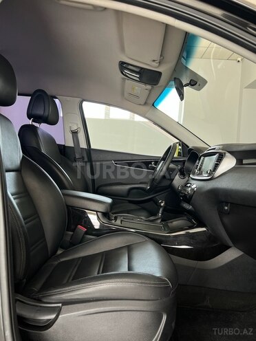 Kia Sorento-8