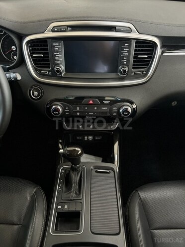 Kia Sorento-14