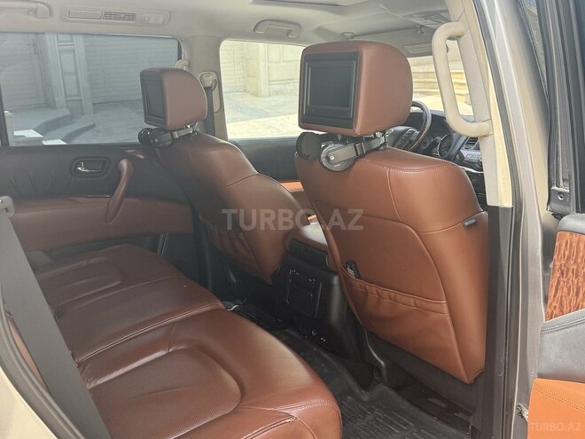 Nissan Patrol 2010, 292,900 km - 5.6 l - Bakı