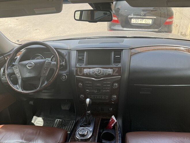 Nissan Patrol 2010, 292,900 km - 5.6 l - Bakı