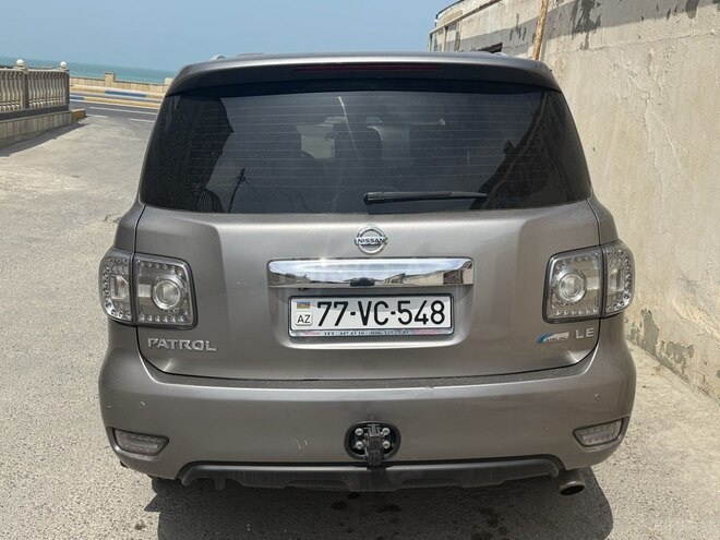 Nissan Patrol 2010, 292,900 km - 5.6 l - Bakı