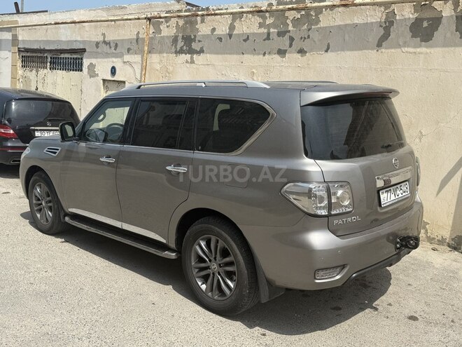 Nissan Patrol 2010, 292,900 km - 5.6 l - Bakı