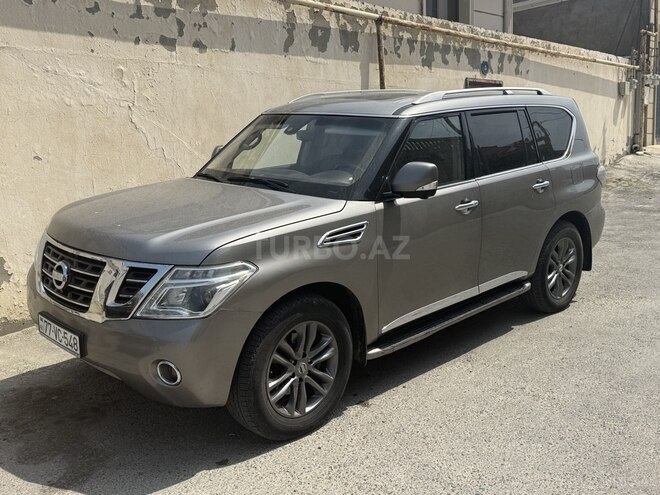 Nissan Patrol 2010, 292,900 km - 5.6 l - Bakı