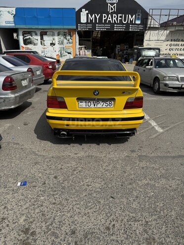 BMW 320-9