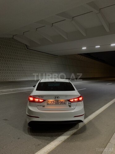 Hyundai Elantra 2018, 156,106 km - 2.0 l - Bakı