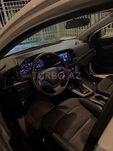 Hyundai Elantra 2018, 156,106 km - 2.0 l - Bakı