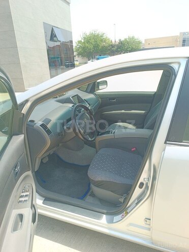 Toyota Prius-8
