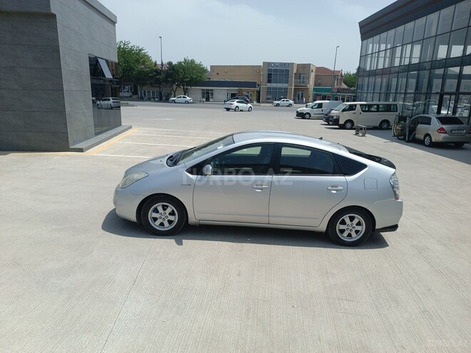 Toyota Prius-4