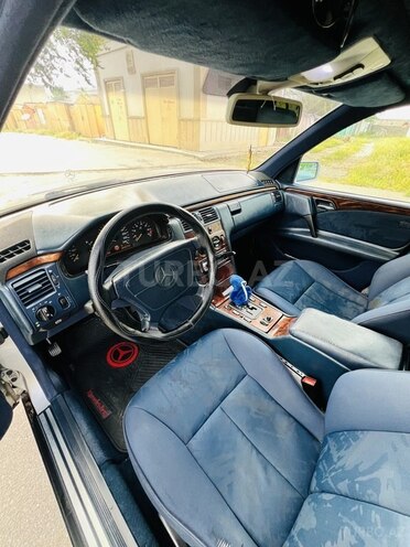 Mercedes E 240 1998, 280,000 km - 2.4 l - Bakı