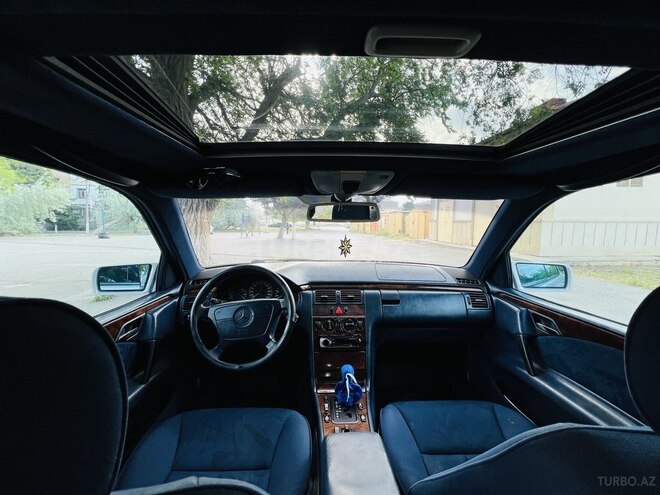 Mercedes E 240 1998, 280,000 km - 2.4 l - Bakı