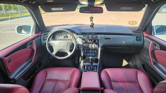 Mercedes E 320 2000, 450,000 km - 3.2 l - Salyan