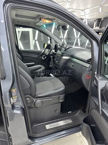 Mercedes Viano-4