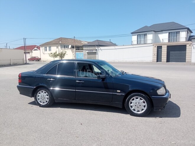 Mercedes C 220 1998, 320,000 km - 2.2 l - Bakı