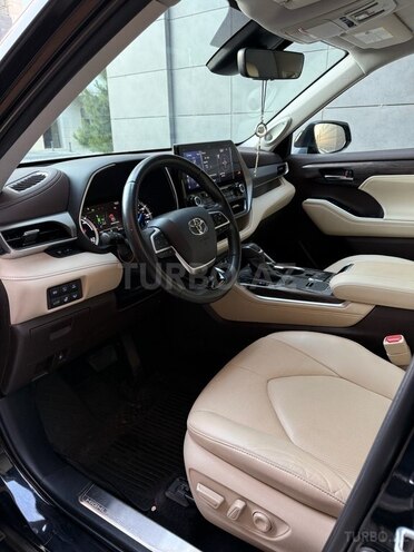 Toyota Highlander 2022, 33,000 km - 2.5 l - Bakı