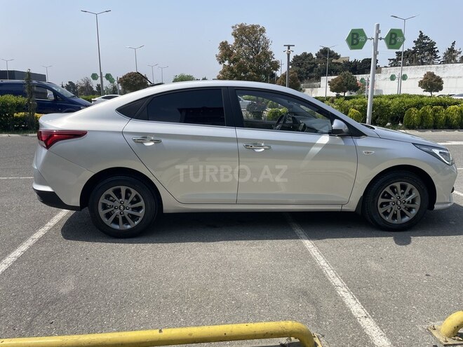 Hyundai Accent 2022, 26,000 km - 1.6 л - Bakı
