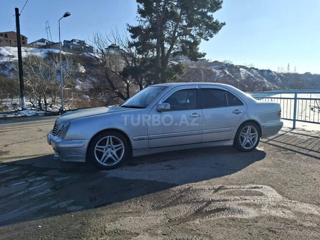 Mercedes E 240 1998, 450,000 km - 2.4 l - Quba