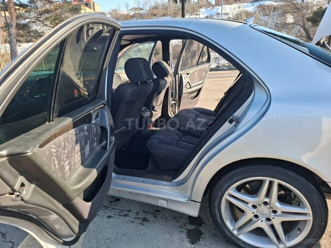 Mercedes E 240 1998, 450,000 km - 2.4 l - Quba