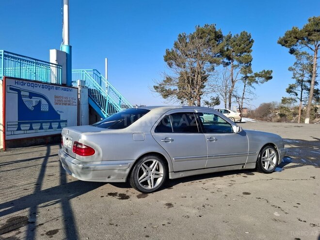 Mercedes E 240 1998, 450,000 km - 2.4 l - Quba
