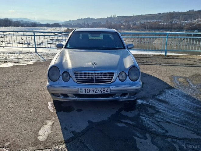 Mercedes E 240 1998, 450,000 km - 2.4 l - Quba