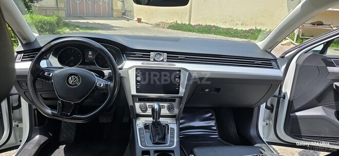 Volkswagen Passat 2018, 100,000 km - 1.8 l - Bakı