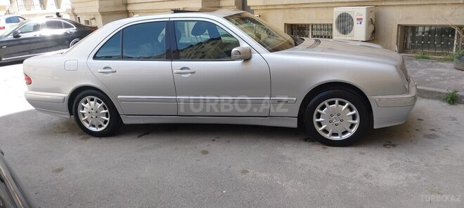 Mercedes E 240 2001, 231,000 km - 2.4 л - Bakı