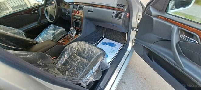 Mercedes E 240 2001, 231,000 km - 2.4 л - Bakı