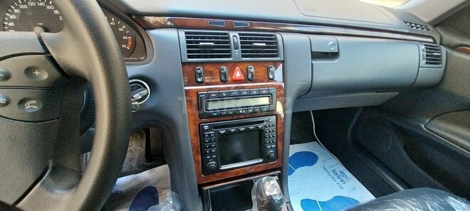 Mercedes E 240 2001, 231,000 km - 2.4 л - Bakı