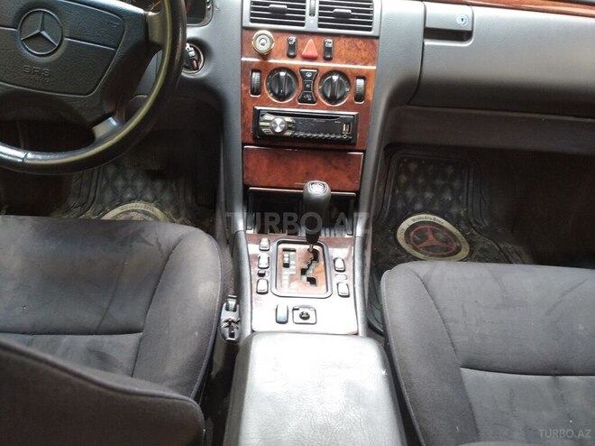 Mercedes E 220 d 1999, 555,623 km - 2.2 l - Sumqayıt