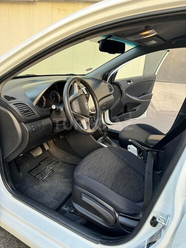 Hyundai Accent 2016, 130,000 km - 1.6 l - Bakı