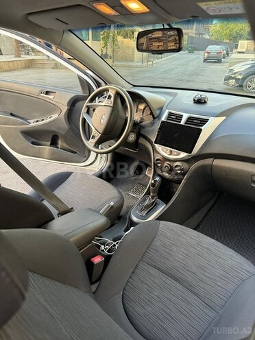 Hyundai Accent 2016, 130,000 km - 1.6 l - Bakı