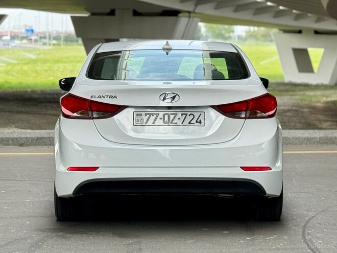 Hyundai Elantra-7