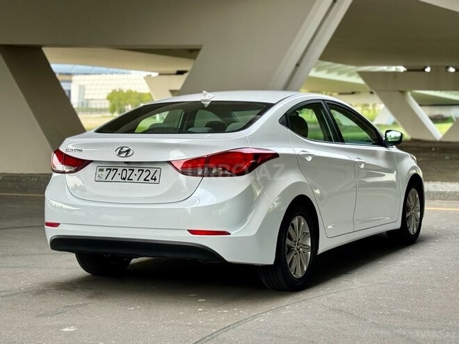 Hyundai Elantra-8