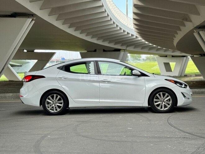 Hyundai Elantra-5