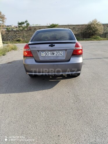 Chevrolet Aveo-5