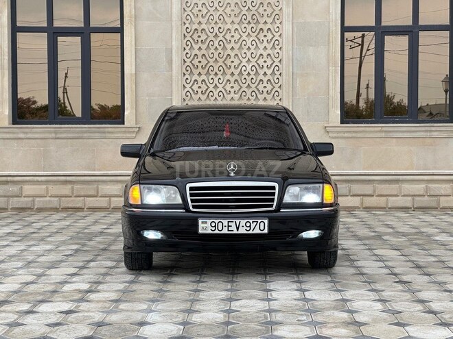 Mercedes C 200 2000, 232,000 km - 2.0 л - Saatlı