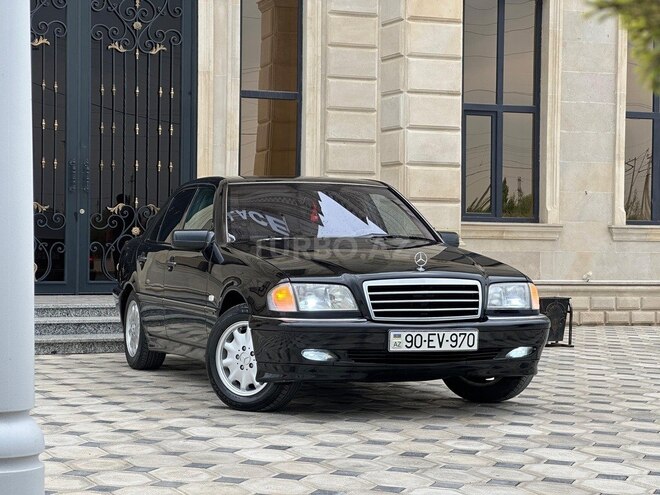Mercedes C 200 2000, 232,000 km - 2.0 л - Saatlı