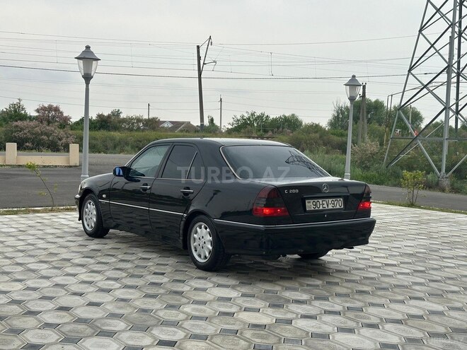 Mercedes C 200 2000, 232,000 km - 2.0 л - Saatlı