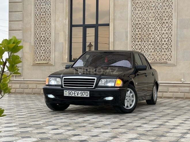 Mercedes C 200 2000, 232,000 km - 2.0 л - Saatlı