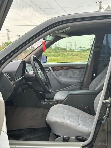 Mercedes C 200 2000, 232,000 km - 2.0 л - Saatlı