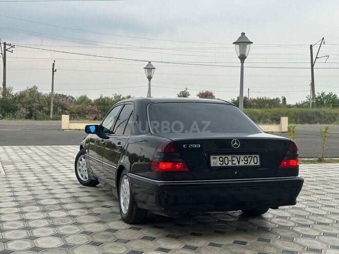 Mercedes C 200 2000, 232,000 km - 2.0 л - Saatlı