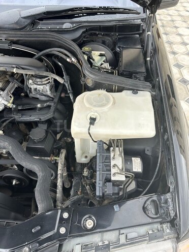 Mercedes C 200 2000, 232,000 km - 2.0 л - Saatlı