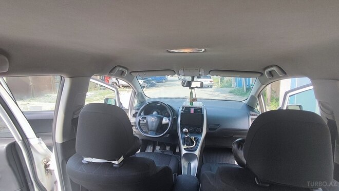 Toyota Auris 2010, 282,000 km - 1.4 л - Bakı