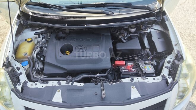 Toyota Auris 2010, 282,000 km - 1.4 л - Bakı