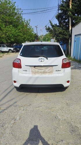 Toyota Auris 2010, 282,000 km - 1.4 л - Bakı