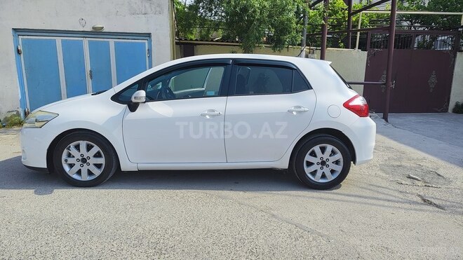 Toyota Auris 2010, 282,000 km - 1.4 л - Bakı
