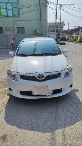 Toyota Auris 2010, 282,000 km - 1.4 л - Bakı