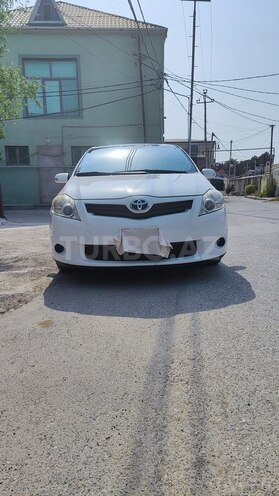 Toyota Auris 2010, 282,000 km - 1.4 л - Bakı