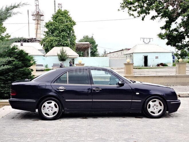 Mercedes E 290 1996, 170,000 km - 2.9 л - Qazax