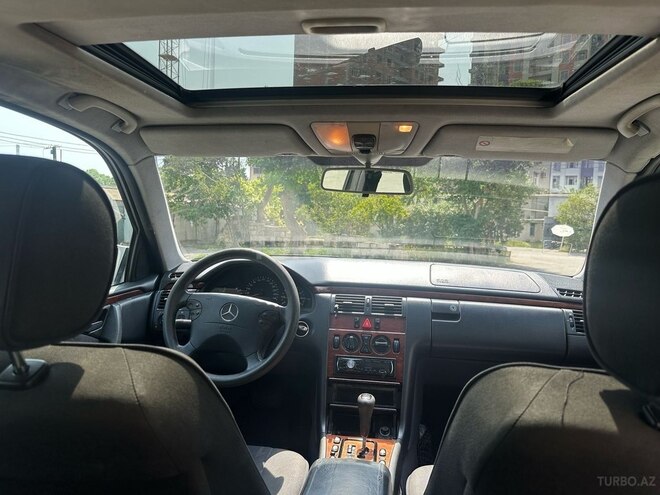 Mercedes E 240 1999, 240,000 km - 2.4 л - Bakı