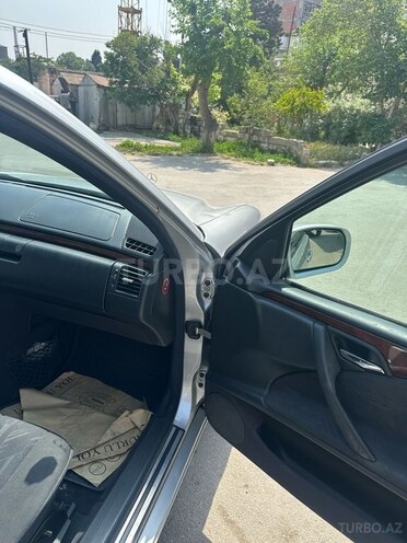 Mercedes E 240 1999, 240,000 km - 2.4 л - Bakı